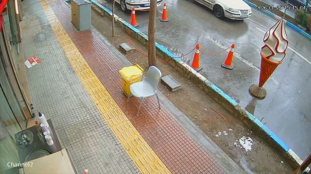 Processed image with license plate annotations