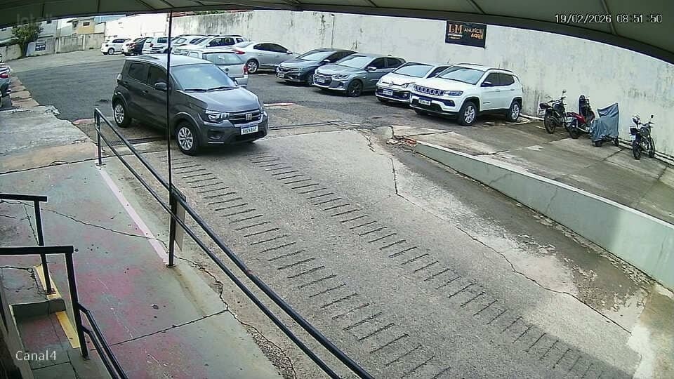 Processed image with license plate annotations